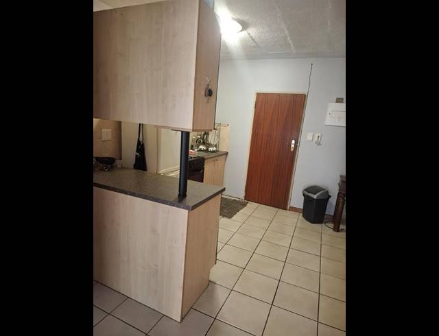 2 BEDROOM APARTMENT FOR SALE IN HILLCREST